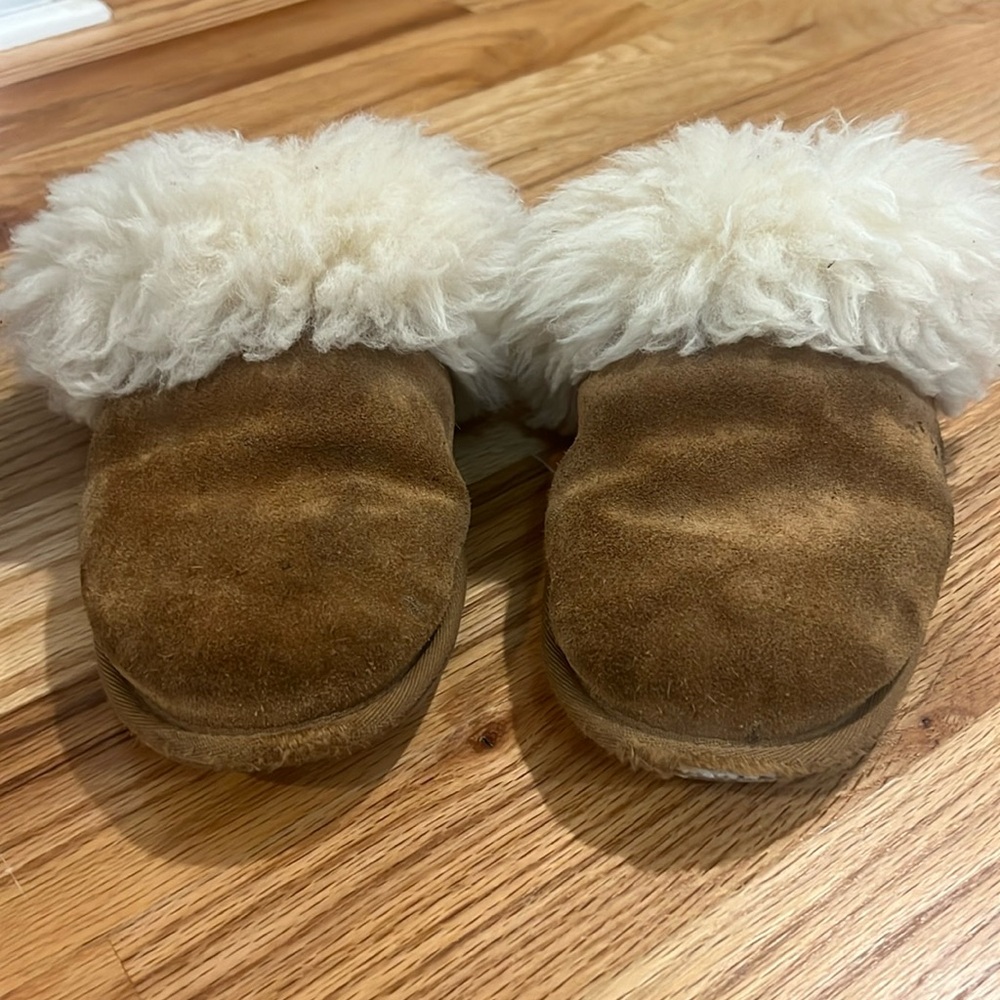 SIZE 9 UGG slippers